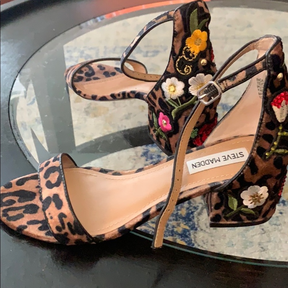Steve Madden embroidered heels